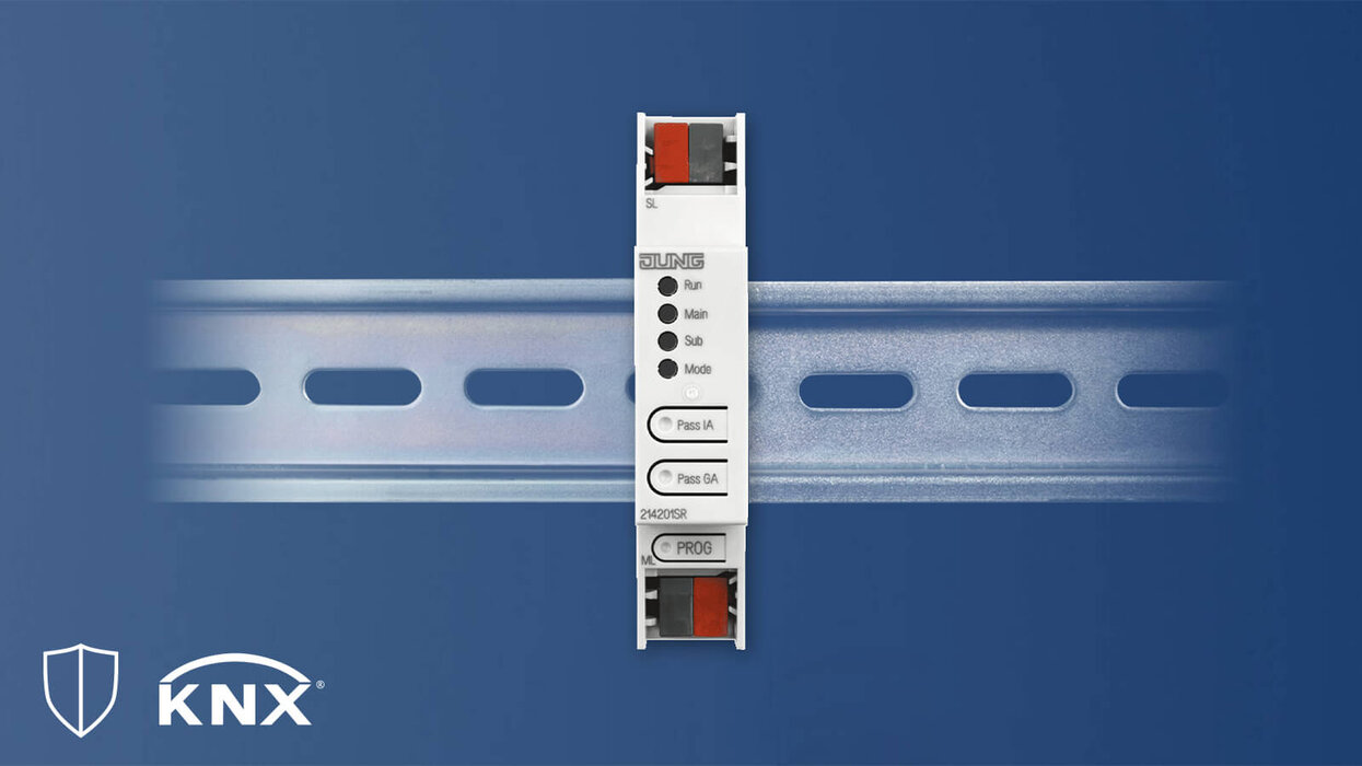 KNX Secure Modul vor einem blauen Hintergrund.
